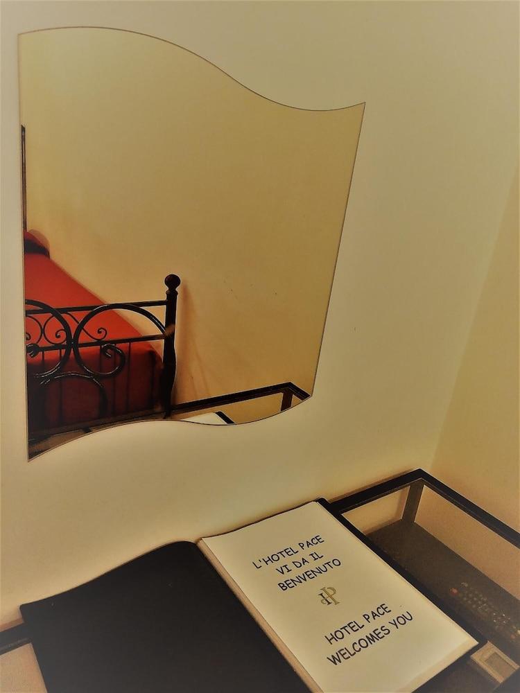 Hotel Pace ポンペイ エクステリア 写真